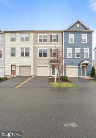 105 PINTANGLE CT, Stephenson, VA 22656