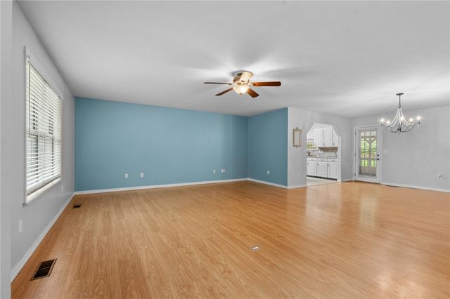 302 Tamarind Street, Harrison, AR 72601