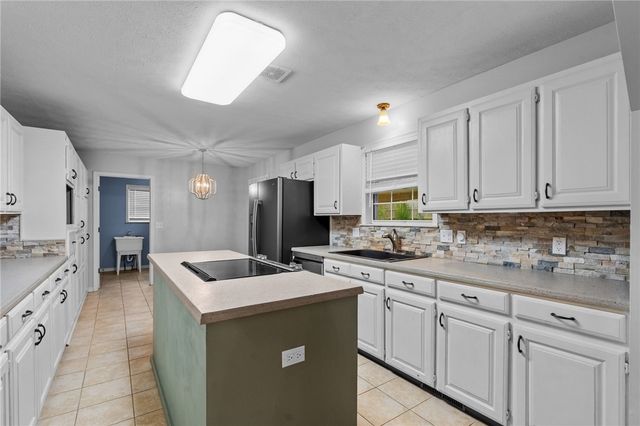302 Tamarind Street, Harrison, AR 72601