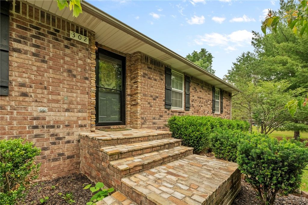 302 Tamarind Street, Harrison, AR 72601