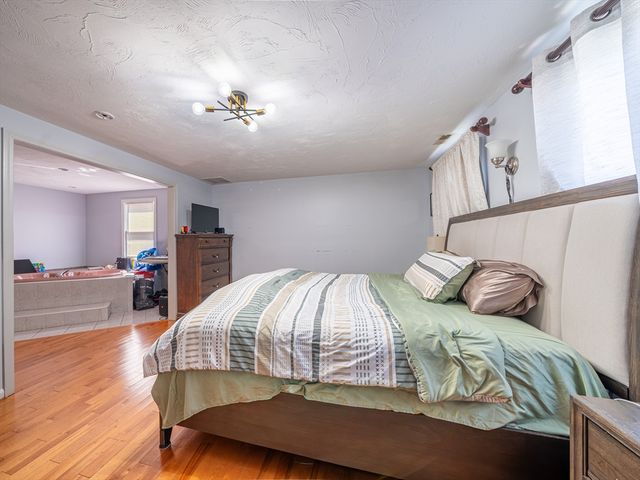 8 Spinney Path 8, Lynn, MA 01902