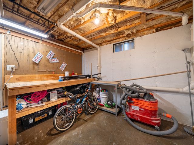 8 Spinney Path 8, Lynn, MA 01902