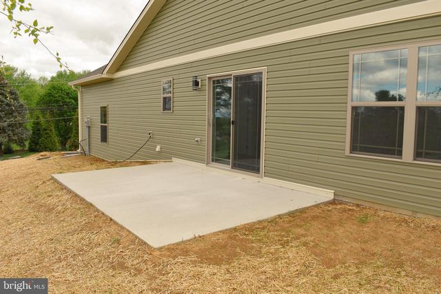 6338 PENN NATIONAL DR, Fayetteville, PA 17222