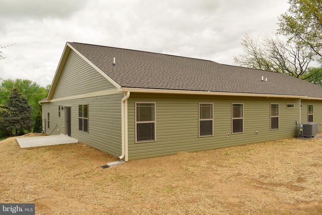 6338 PENN NATIONAL DR, Fayetteville, PA 17222