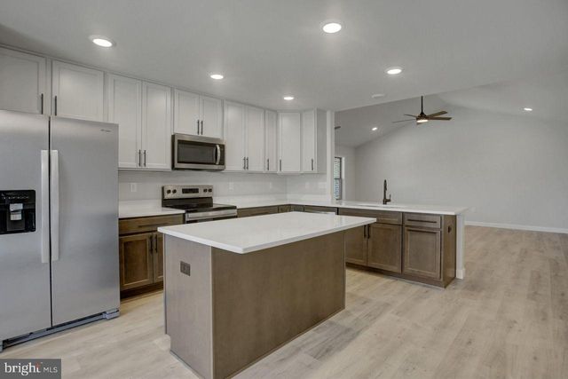 6338 PENN NATIONAL DR, Fayetteville, PA 17222