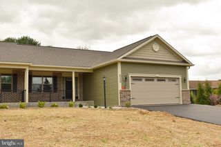 6338 PENN NATIONAL DR, Fayetteville, PA 17222