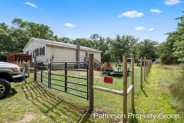 277 E Baker Street, Twin Lake, MI 49457