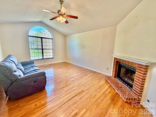 15 Luther Stafford Avenue, Taylorsville, NC 28681