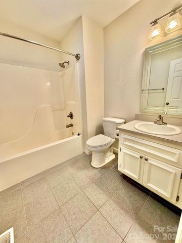 15 Luther Stafford Avenue, Taylorsville, NC 28681