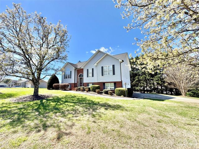 15 Luther Stafford Avenue, Taylorsville, NC 28681