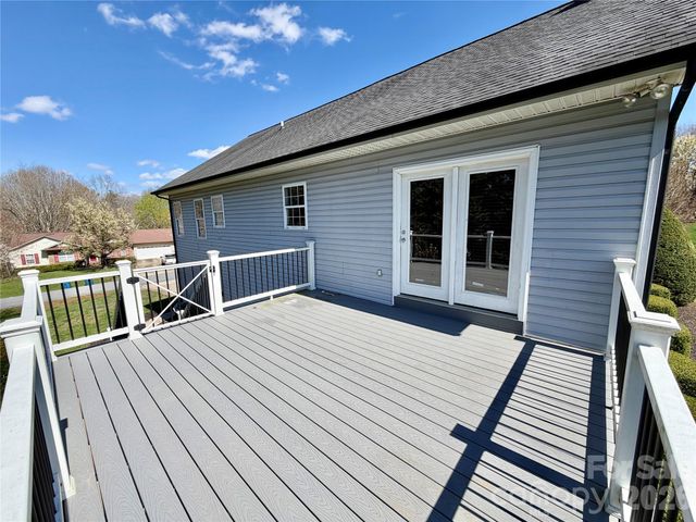 15 Luther Stafford Avenue, Taylorsville, NC 28681