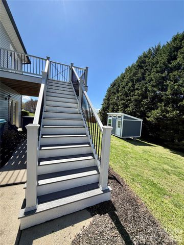 15 Luther Stafford Avenue, Taylorsville, NC 28681