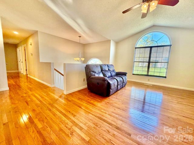 15 Luther Stafford Avenue, Taylorsville, NC 28681