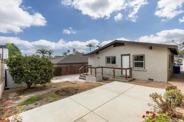 2453 Curlew St, San Diego, CA 92102