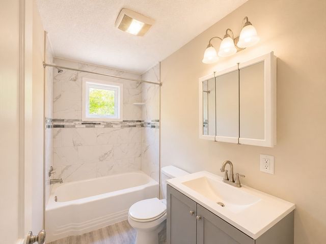 4 Wolfe St, Springfield, MA 01020
