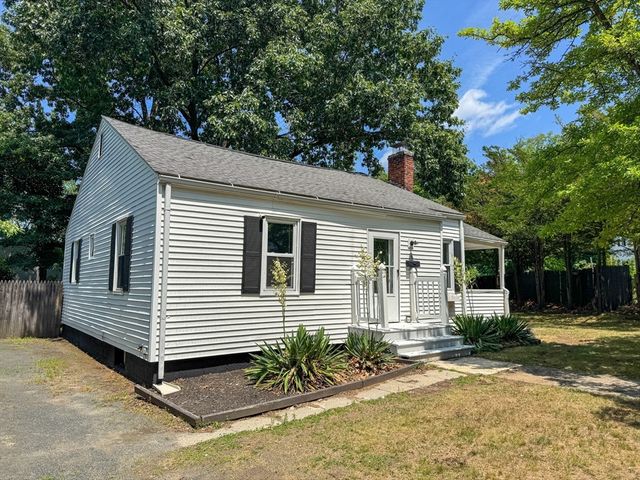 4 Wolfe St, Springfield, MA 01020