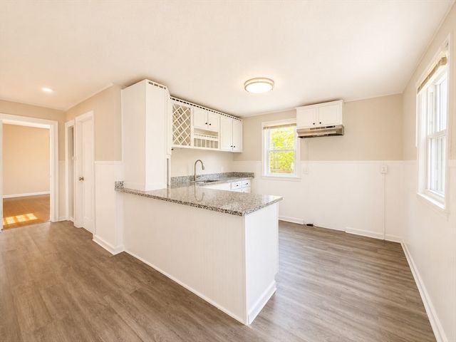4 Wolfe St, Springfield, MA 01020