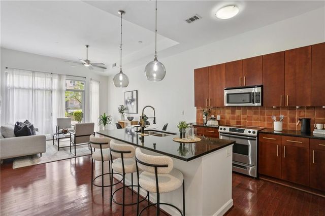 711 Cosmopolitan Avenue NE 102, Atlanta, GA 30324