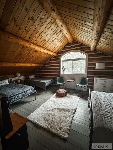 140 Redwood Road, Salmon, ID 83467