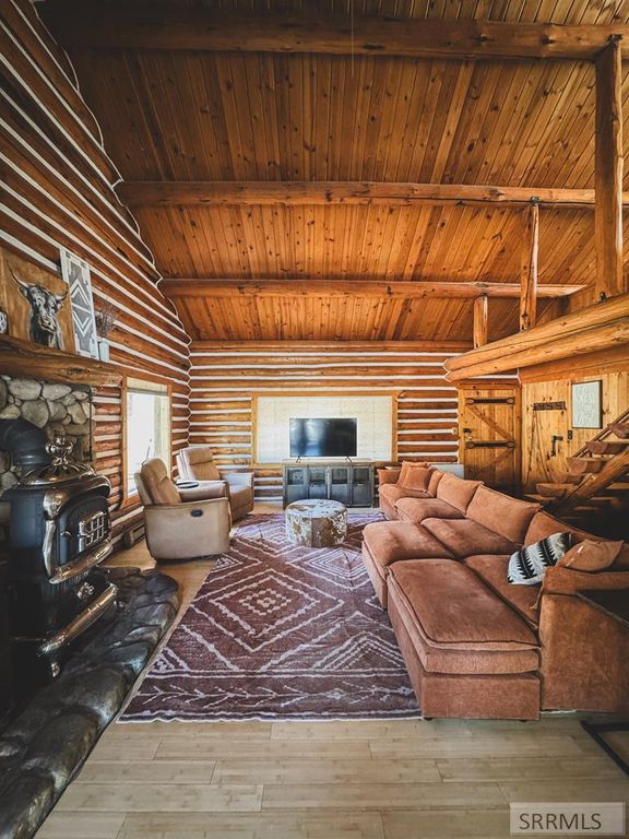 Image 10 of property listing at 140 Redwood Road, Salmon, ID 83467