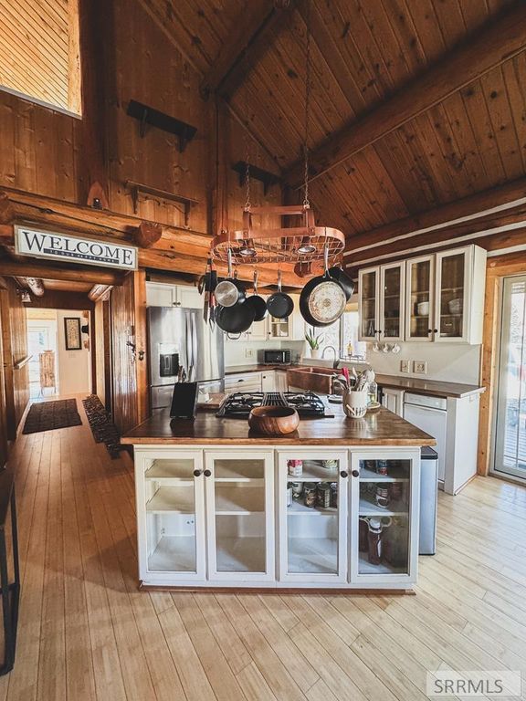 Image 11 of property listing at 140 Redwood Road, Salmon, ID 83467