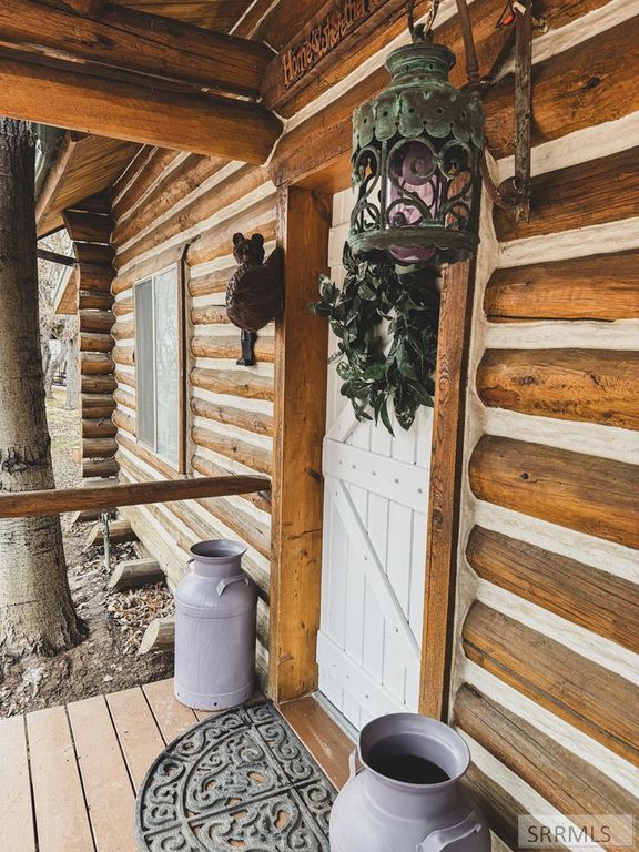 Image 4 of property listing at 140 Redwood Road, Salmon, ID 83467