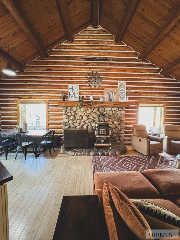 Image 7 of property listing at 140 Redwood Road, Salmon, ID 83467