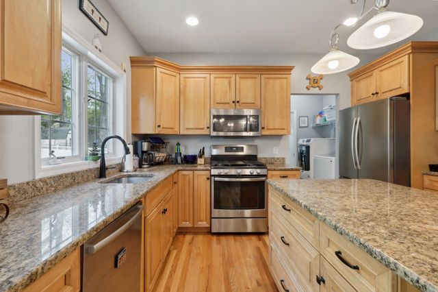 27 Lindbergh Lane, New City, NY 10956