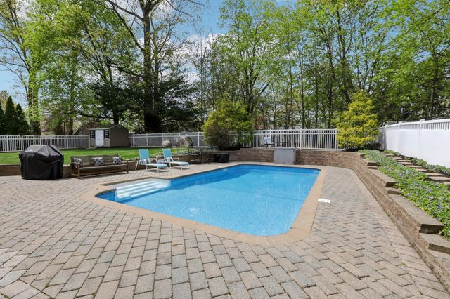 27 Lindbergh Lane, New City, NY 10956