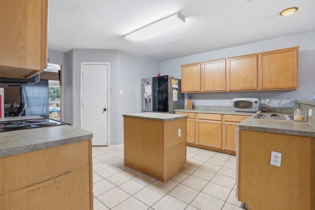 211 Jacinth Lane, Granbury, TX 76049