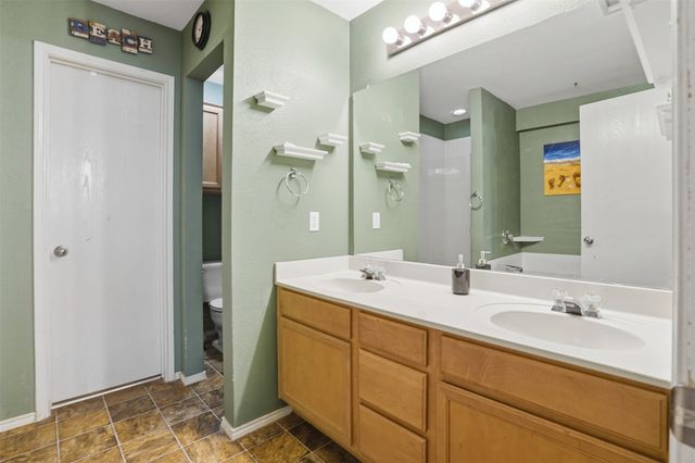 211 Jacinth Lane, Granbury, TX 76049