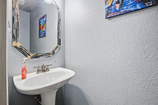 211 Jacinth Lane, Granbury, TX 76049