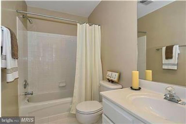 13606 MILLS FARM RD, Rockville, MD 20850