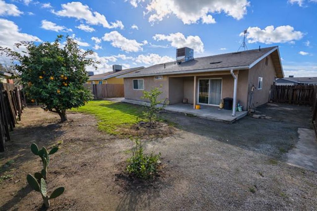Image 17 of property listing at 23663 Uvas Avenue, Madera, CA 93637
