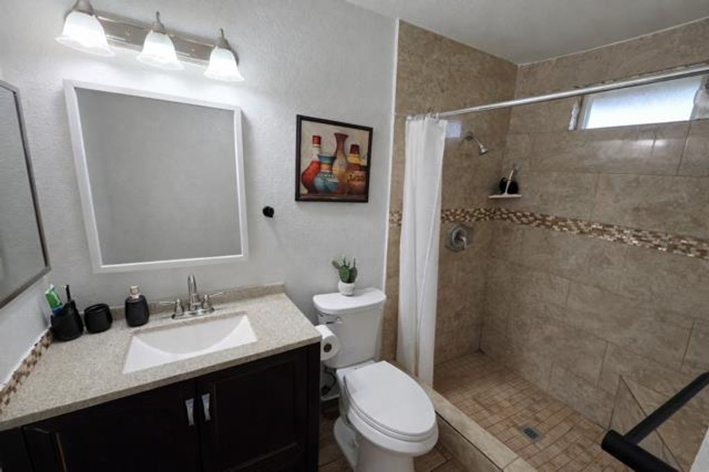 Image 9 of property listing at 23663 Uvas Avenue, Madera, CA 93637