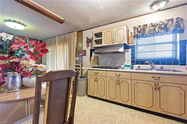 3404 Hardee CT, Hampton, VA 23666