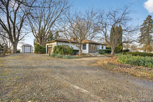 1397 N Seymour Road, Clayton Charter Township, MI 48433