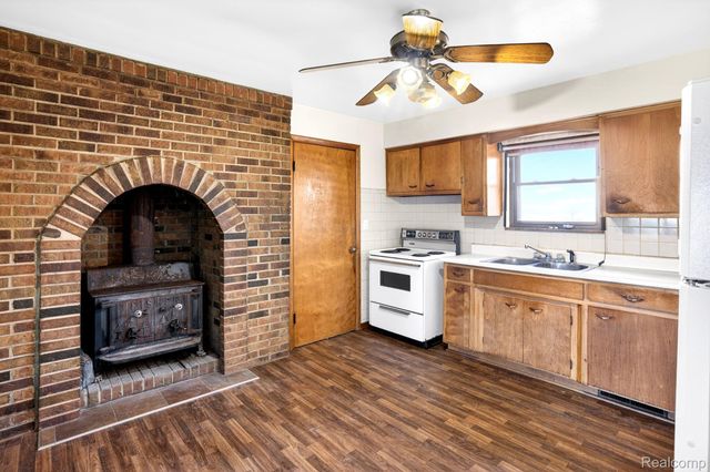 1397 N Seymour Road, Clayton Charter Township, MI 48433