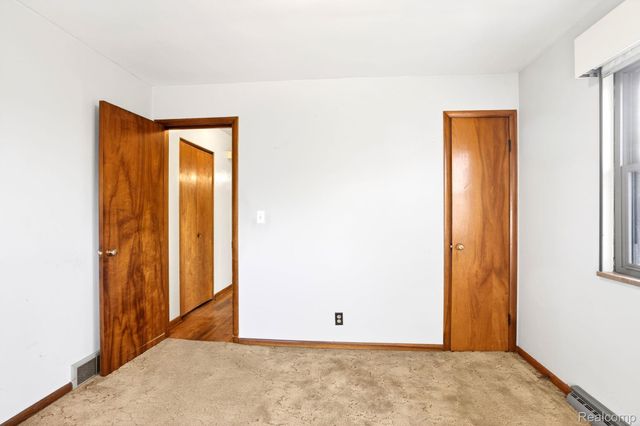 1397 N Seymour Road, Clayton Charter Township, MI 48433