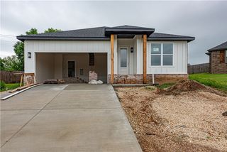 821 Pinnacle Street, Prairie Grove, AR 72753