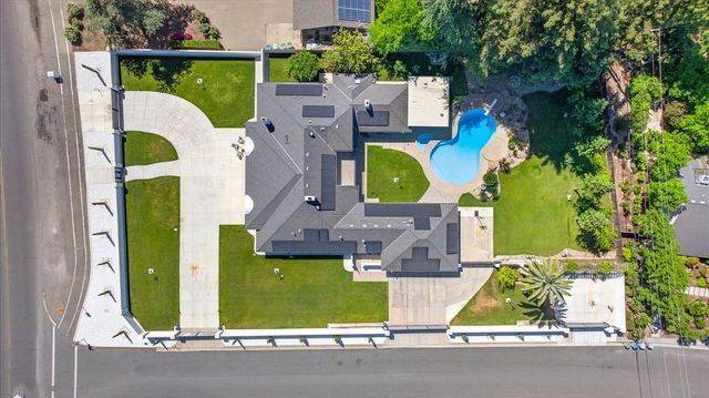 5261 N Van Ness Boulevard, Fresno, CA 93711