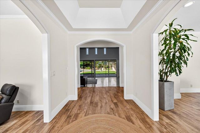 5261 N Van Ness Boulevard, Fresno, CA 93711