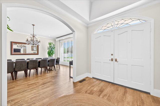5261 N Van Ness Boulevard, Fresno, CA 93711