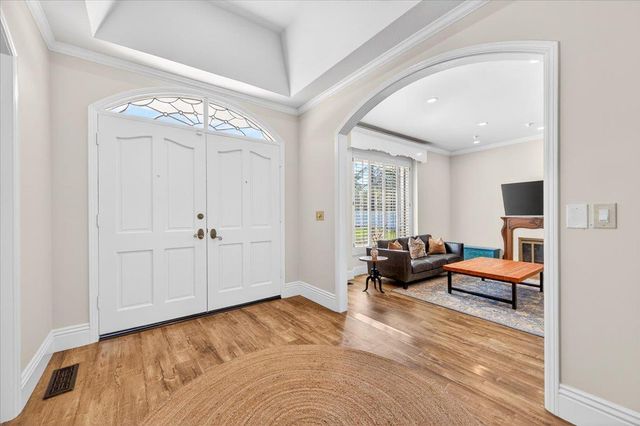 5261 N Van Ness Boulevard, Fresno, CA 93711