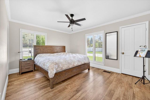 5261 N Van Ness Boulevard, Fresno, CA 93711