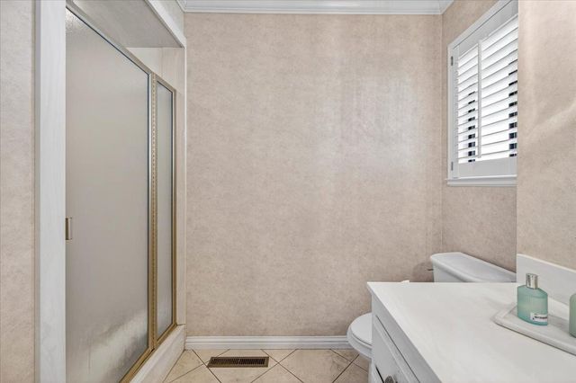 5261 N Van Ness Boulevard, Fresno, CA 93711