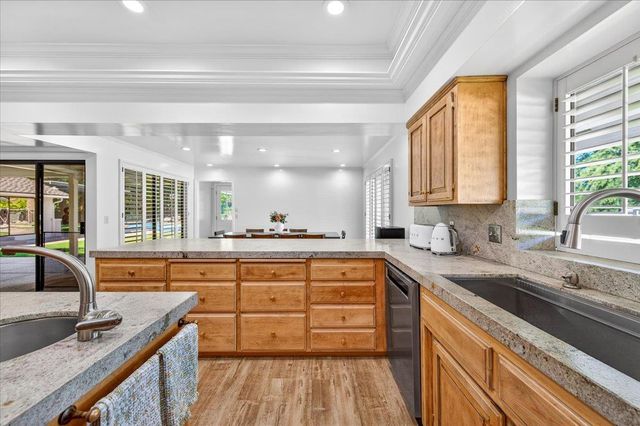5261 N Van Ness Boulevard, Fresno, CA 93711
