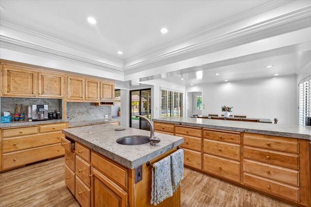 5261 N Van Ness Boulevard, Fresno, CA 93711