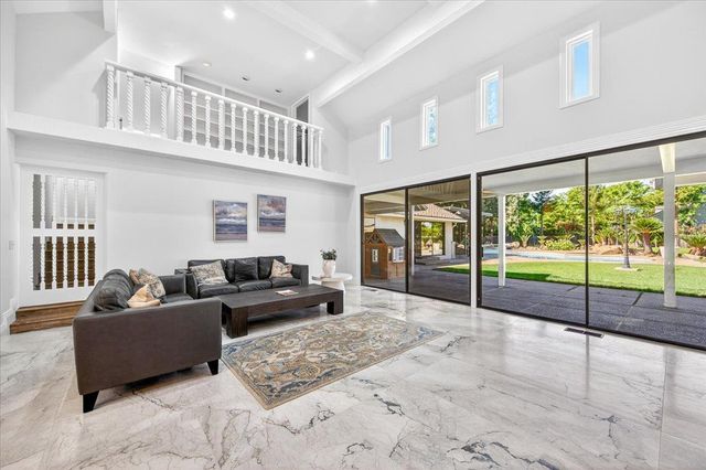 5261 N Van Ness Boulevard, Fresno, CA 93711