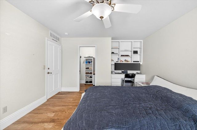 5261 N Van Ness Boulevard, Fresno, CA 93711